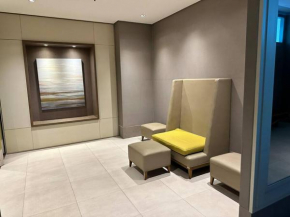 Cozi Chic Uptown Getaway BGC